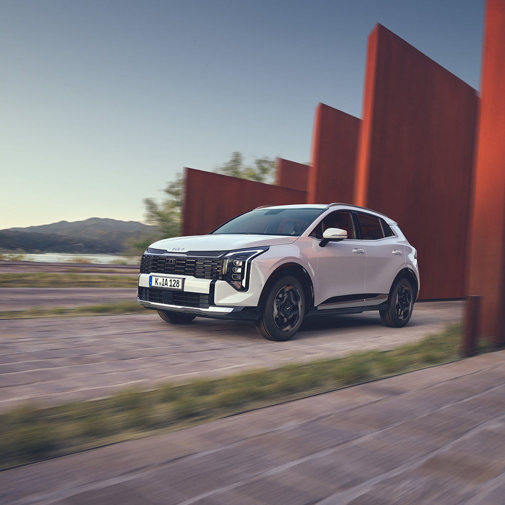 Kia Sportage Front Driving