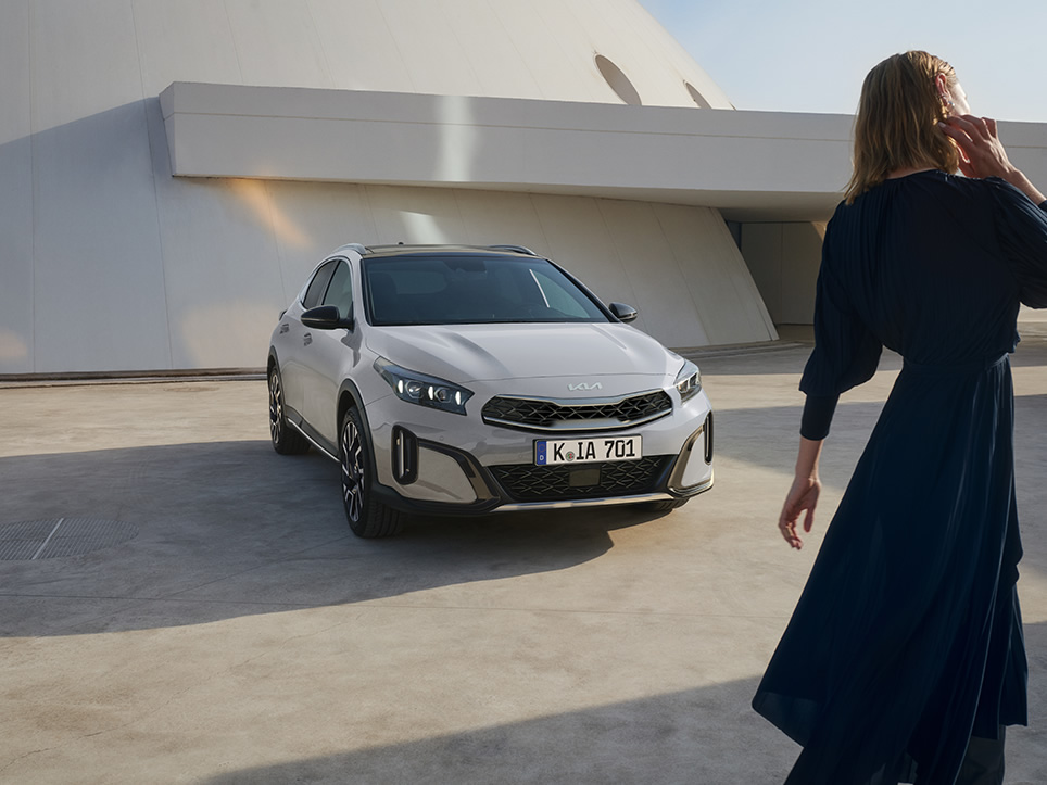 kia xceed teaser talent